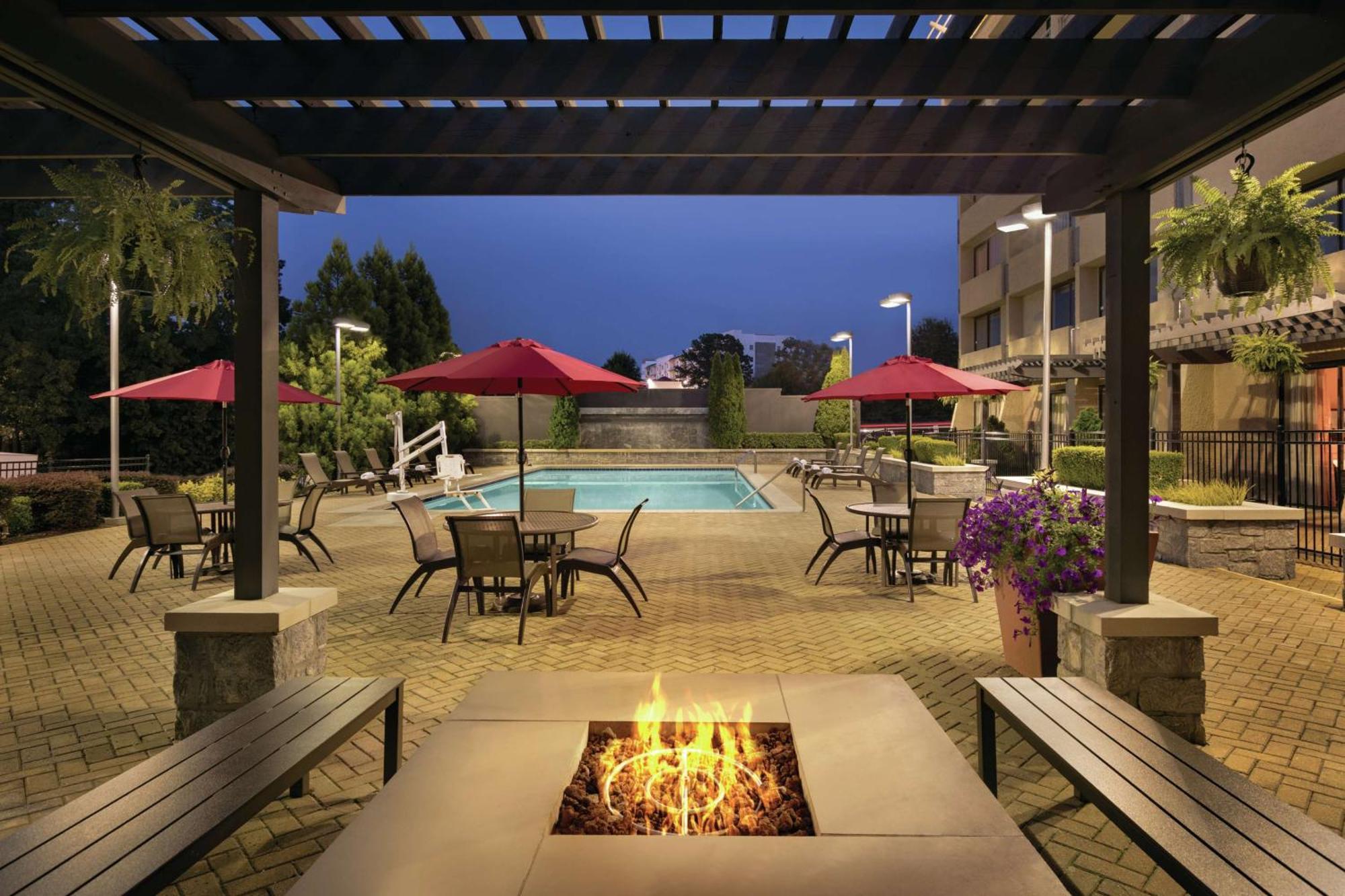 Doubletree By Hilton Atlanta Northeast/Northlake Tucker Buitenkant foto